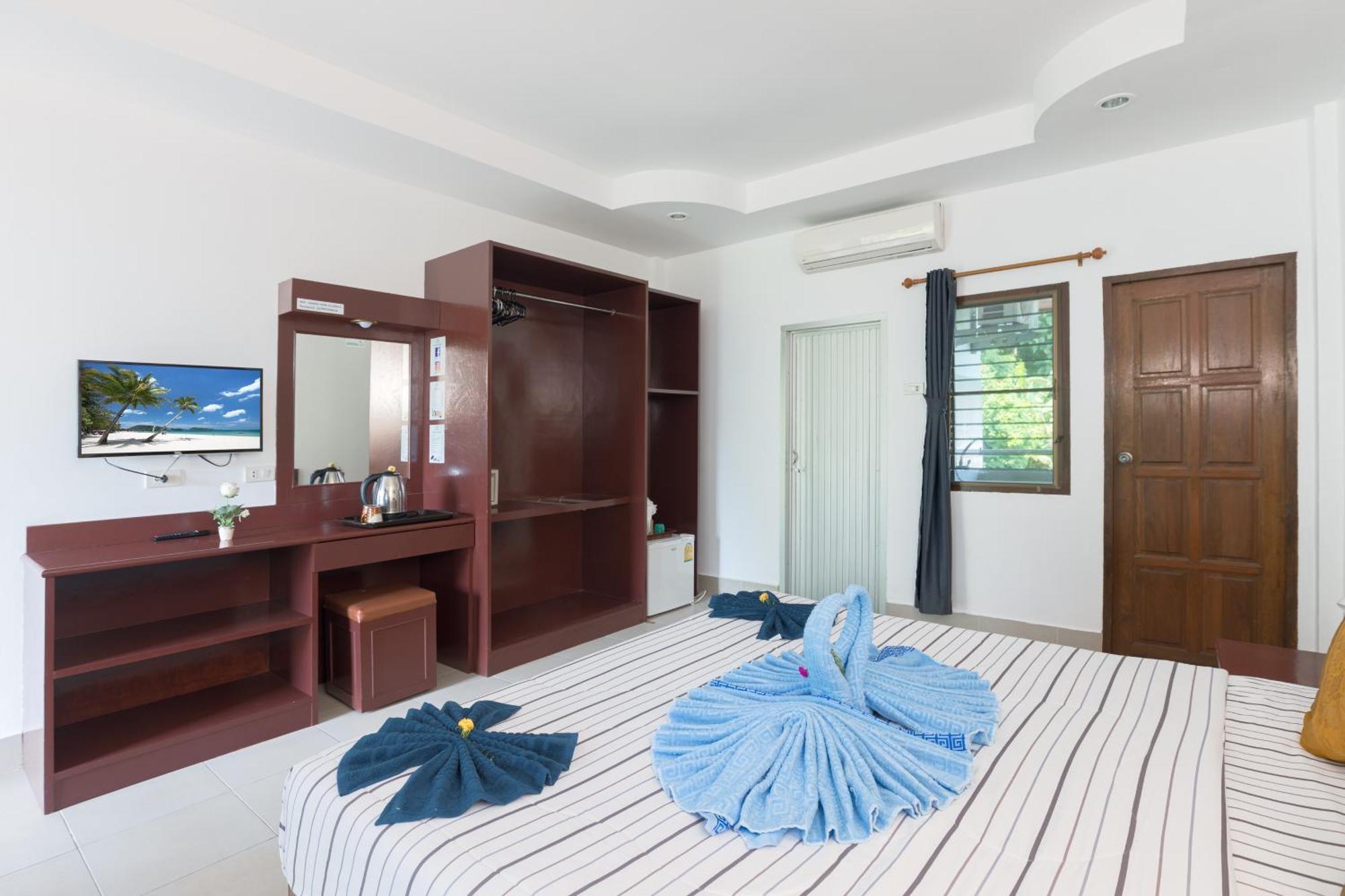 Grand View Hotel Patong Bagian luar foto