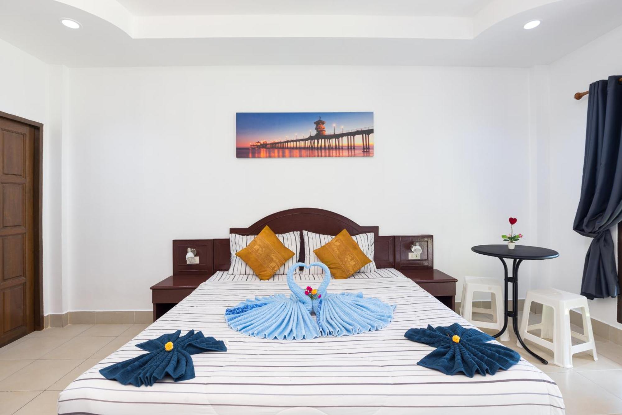 Grand View Hotel Patong Bagian luar foto