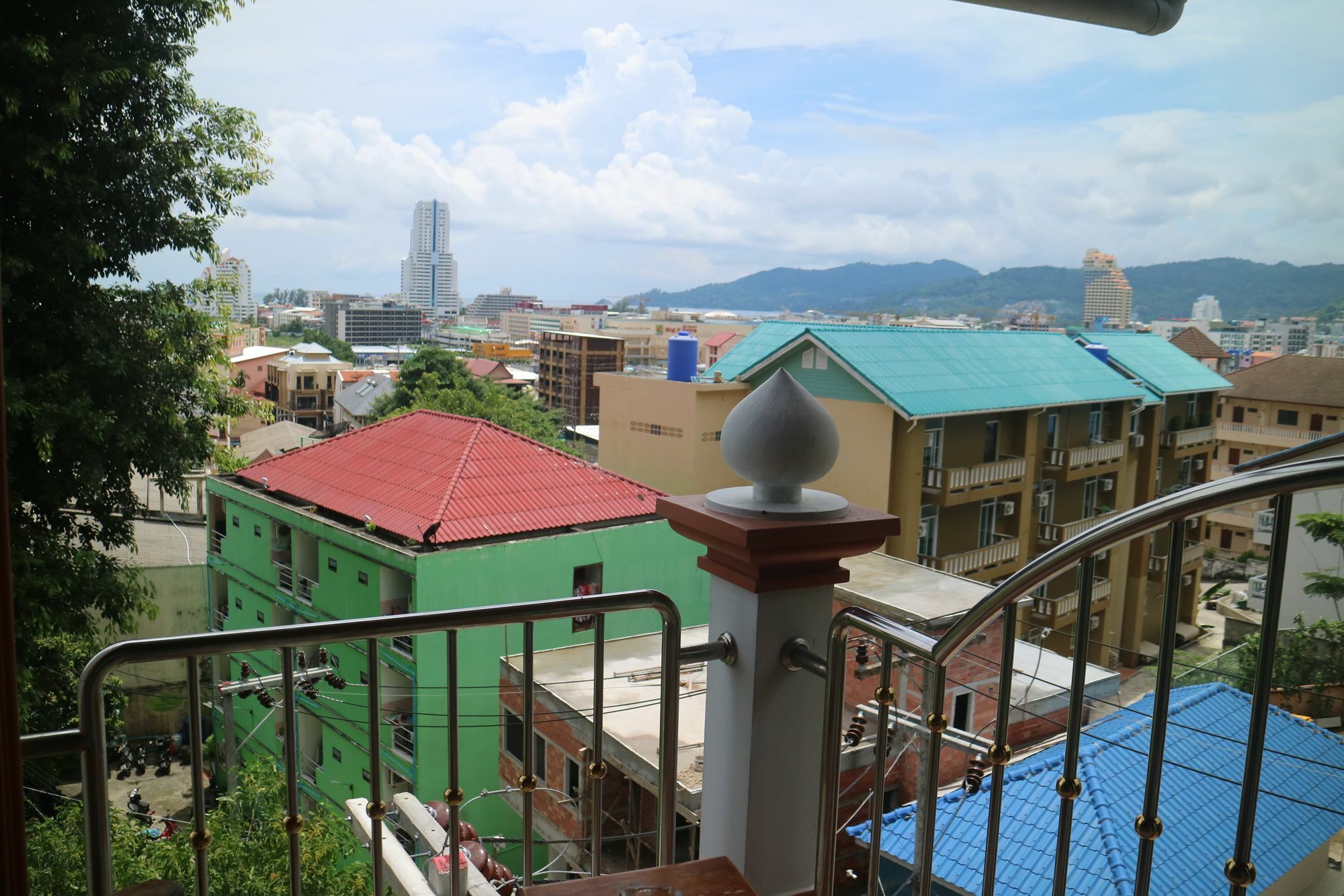 Grand View Hotel Patong Bagian luar foto